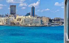 Sliema, Stylish 1 Bedroom Apartment With Parking.